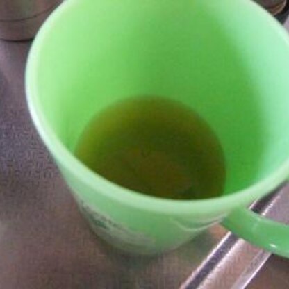 ほんと!　濃い緑茶ですね。渋みも美味しいです